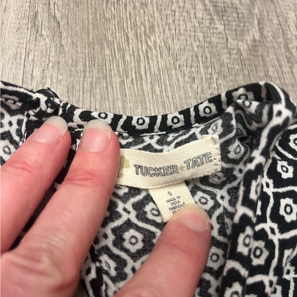 Girl's Tucker + Tate Black and White Dress- Size 5- Pre-owned - Picture 2 of 3